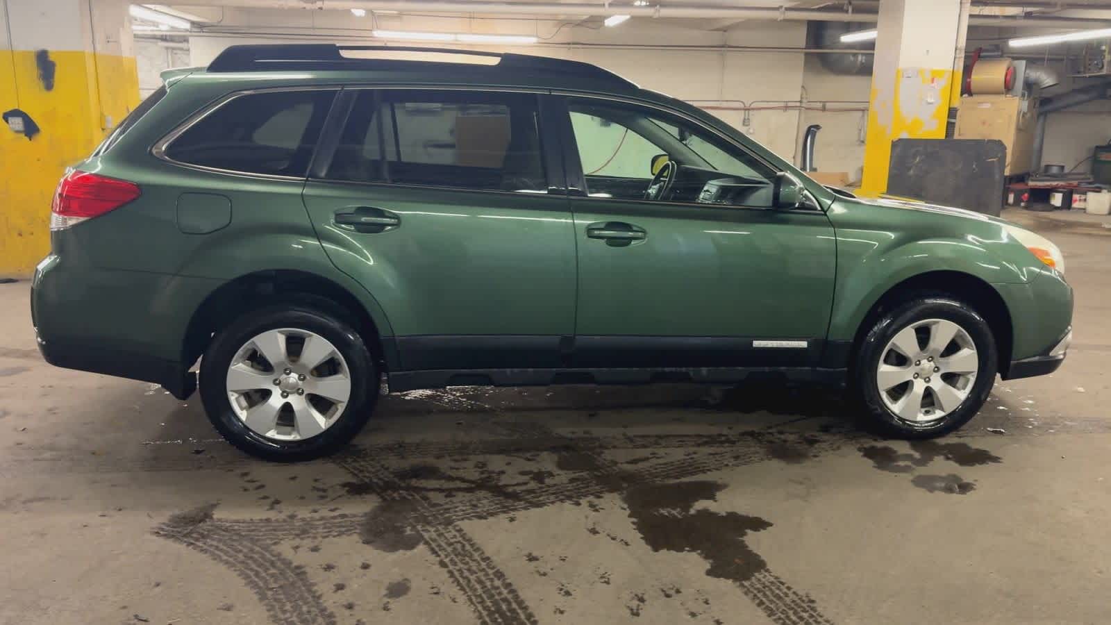 Thumbnail: 2011 Subaru Outback - 9