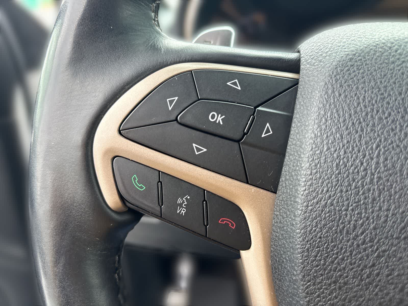Thumbnail: 2016 Jeep Grand Cherokee - 24