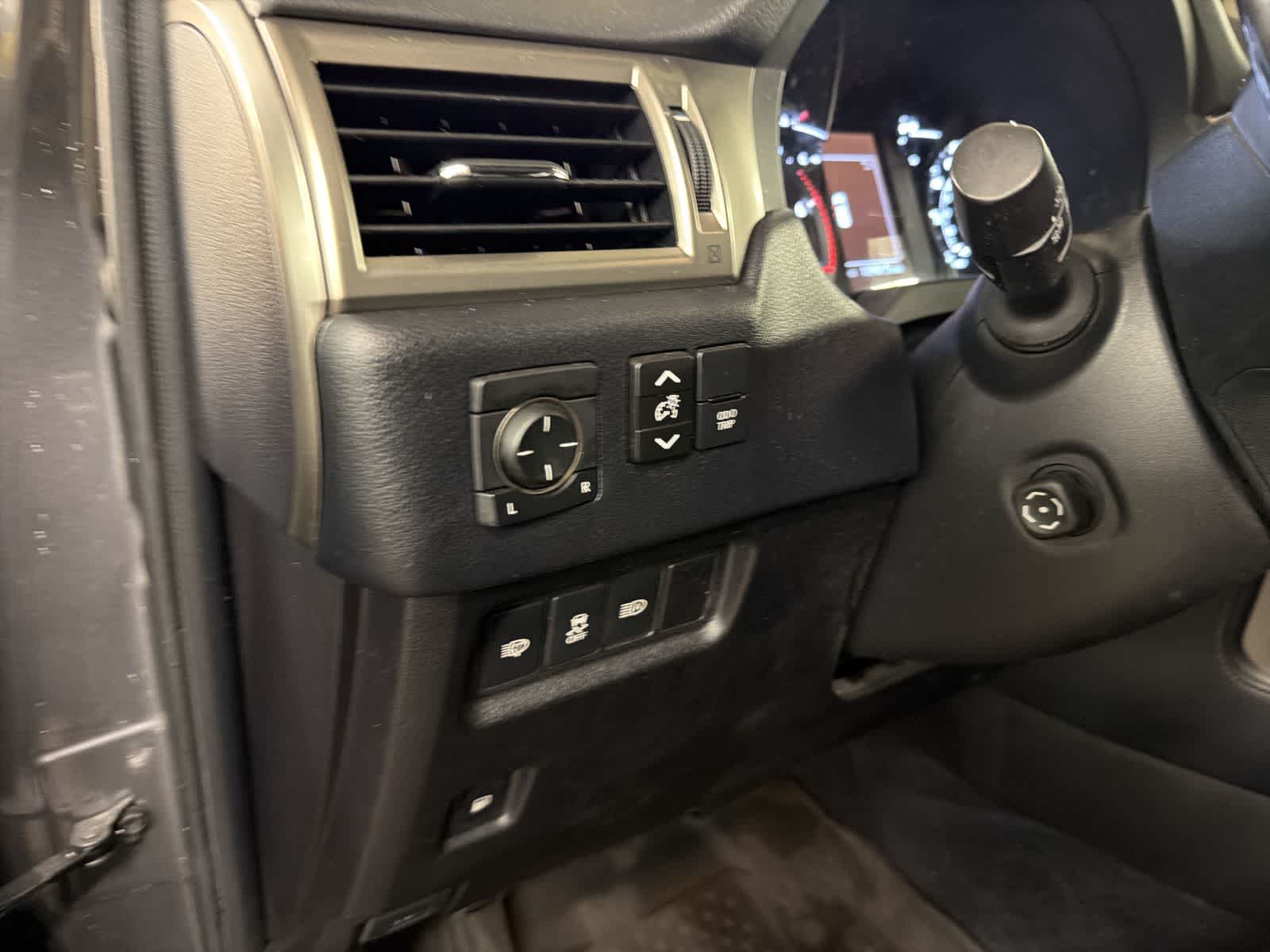 Thumbnail: 2020 Lexus GX - 18