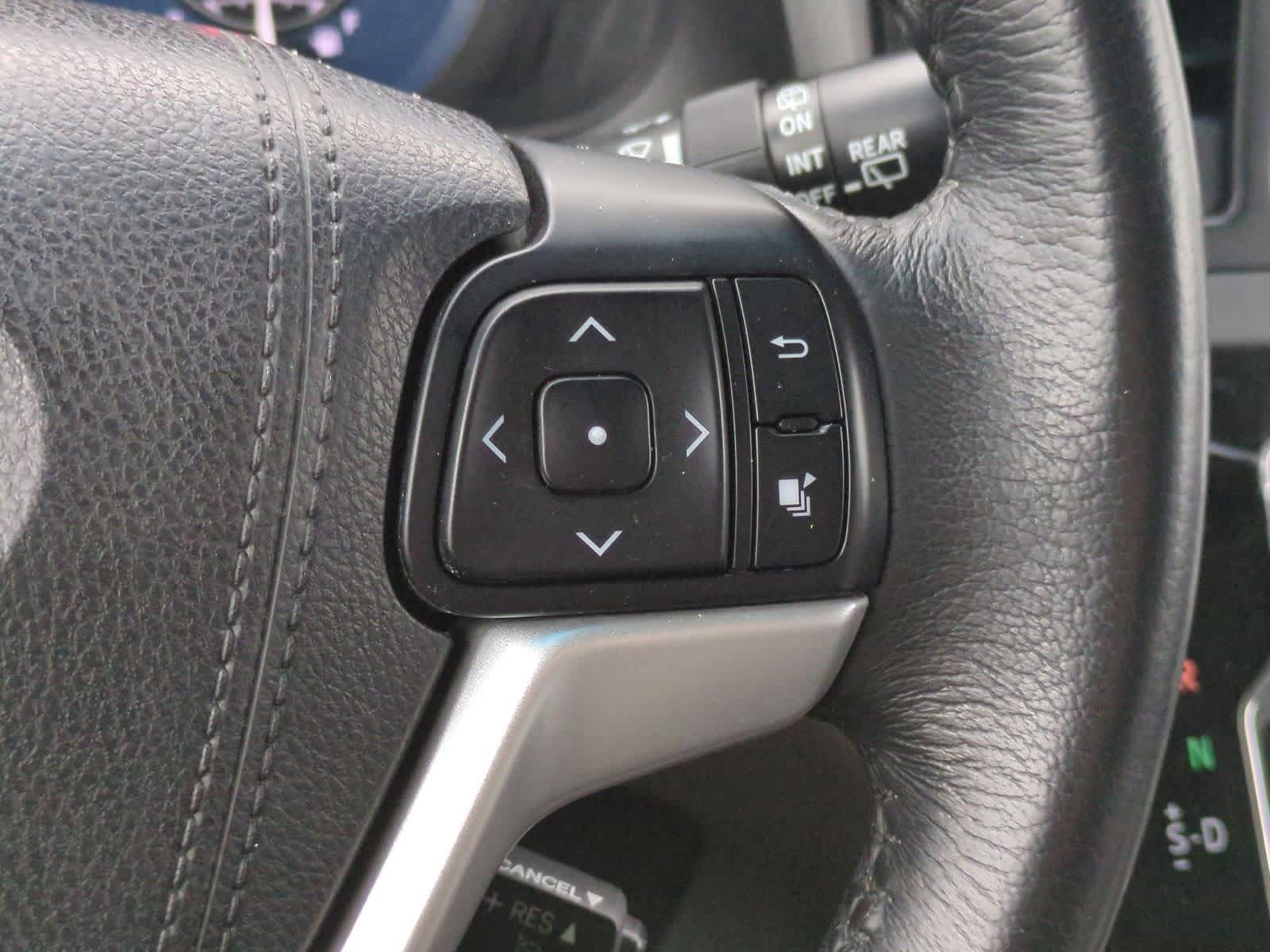 Thumbnail: 2017 Toyota Sienna - 26