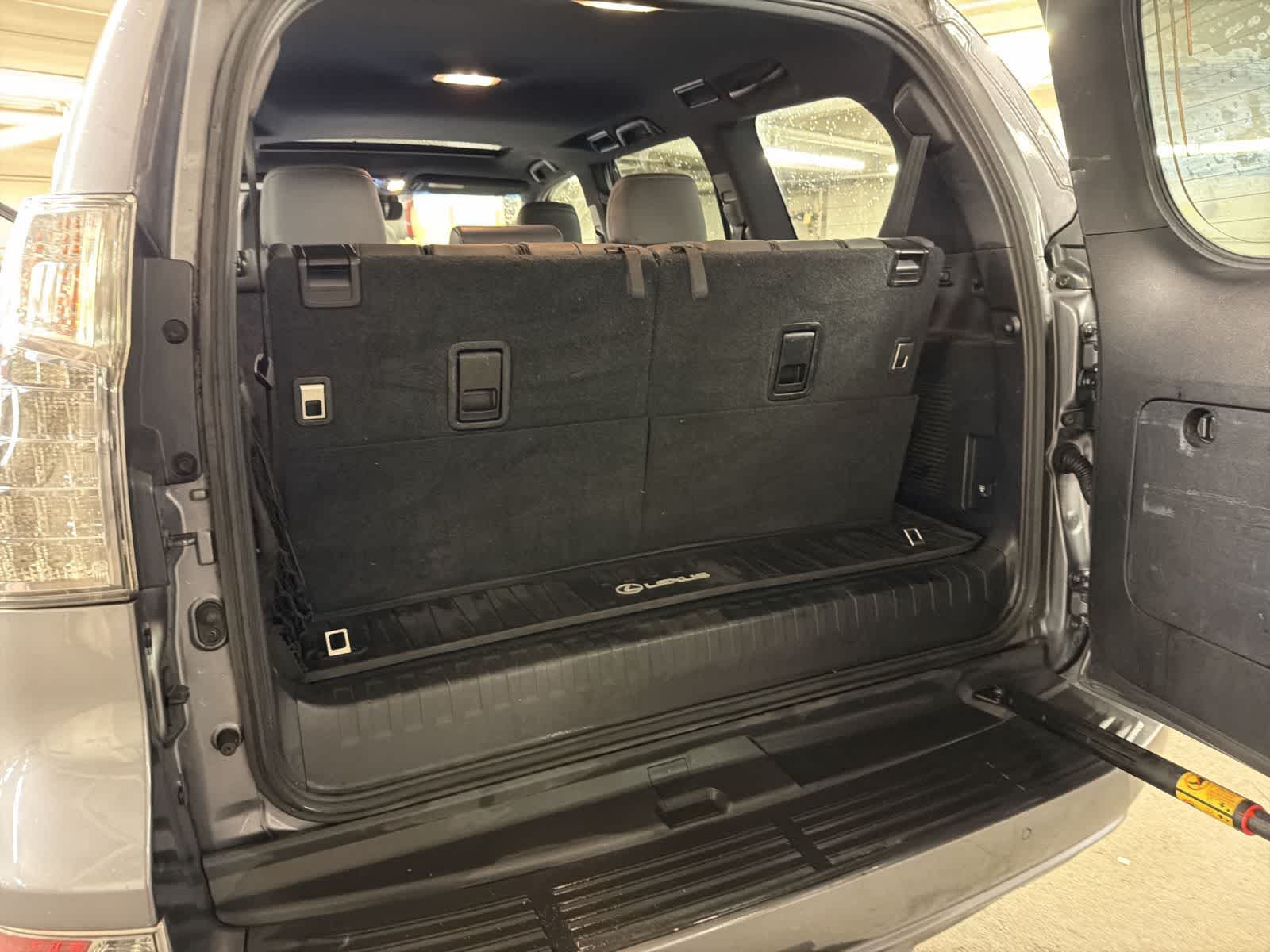 Thumbnail: 2020 Lexus GX - 36