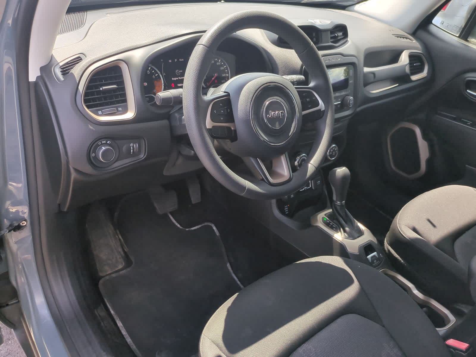 Thumbnail: 2016 Jeep Renegade - 10