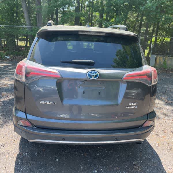 Thumbnail: 2018 Toyota RAV4 - 8