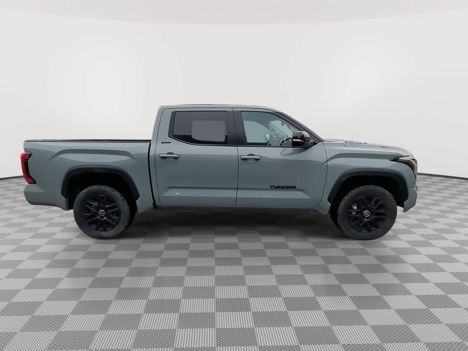 Thumbnail: 2024 Toyota Tundra - 9