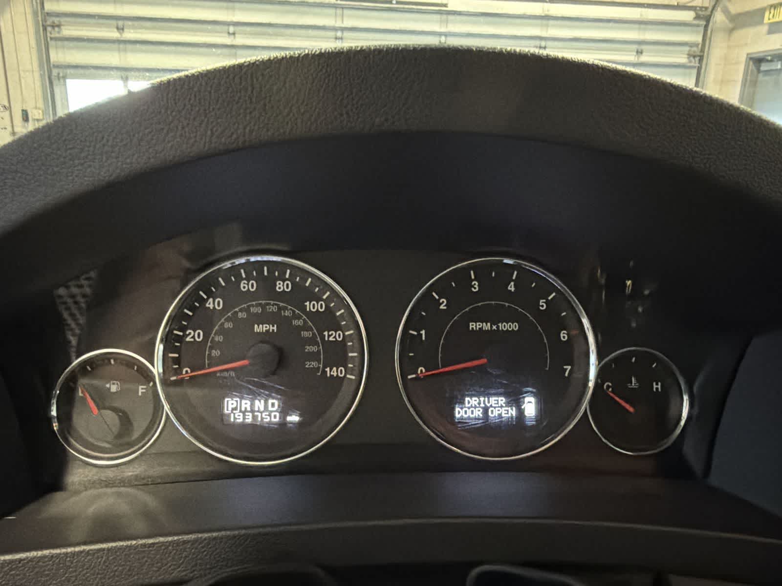 Thumbnail: 2010 Jeep Grand Cherokee - 33