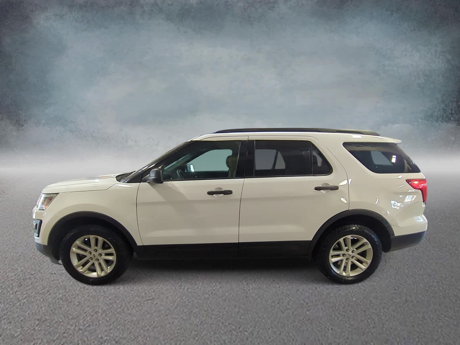 Thumbnail: 2017 Ford Explorer - 5