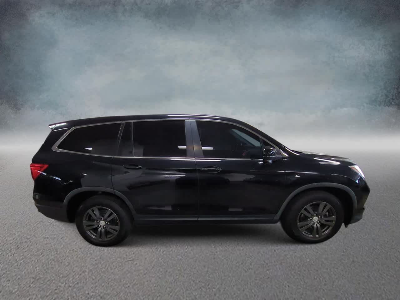 Thumbnail: 2016 Honda Pilot - 9