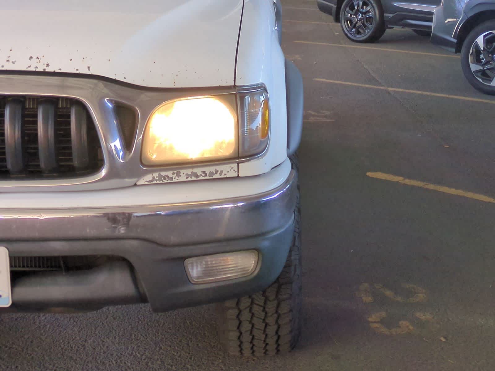 Thumbnail: 2004 Toyota Tacoma - 11