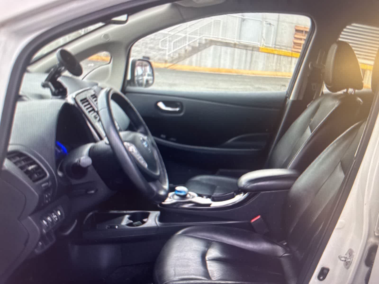 Thumbnail: 2016 Nissan Leaf - 10