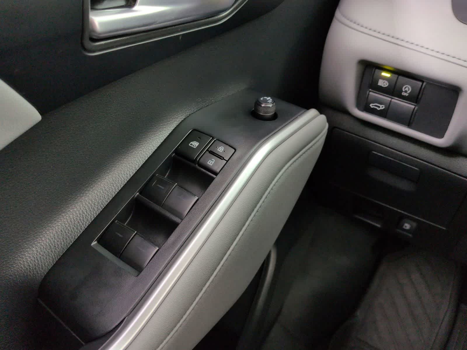2023 Toyota Highlander XLE - Photo 16