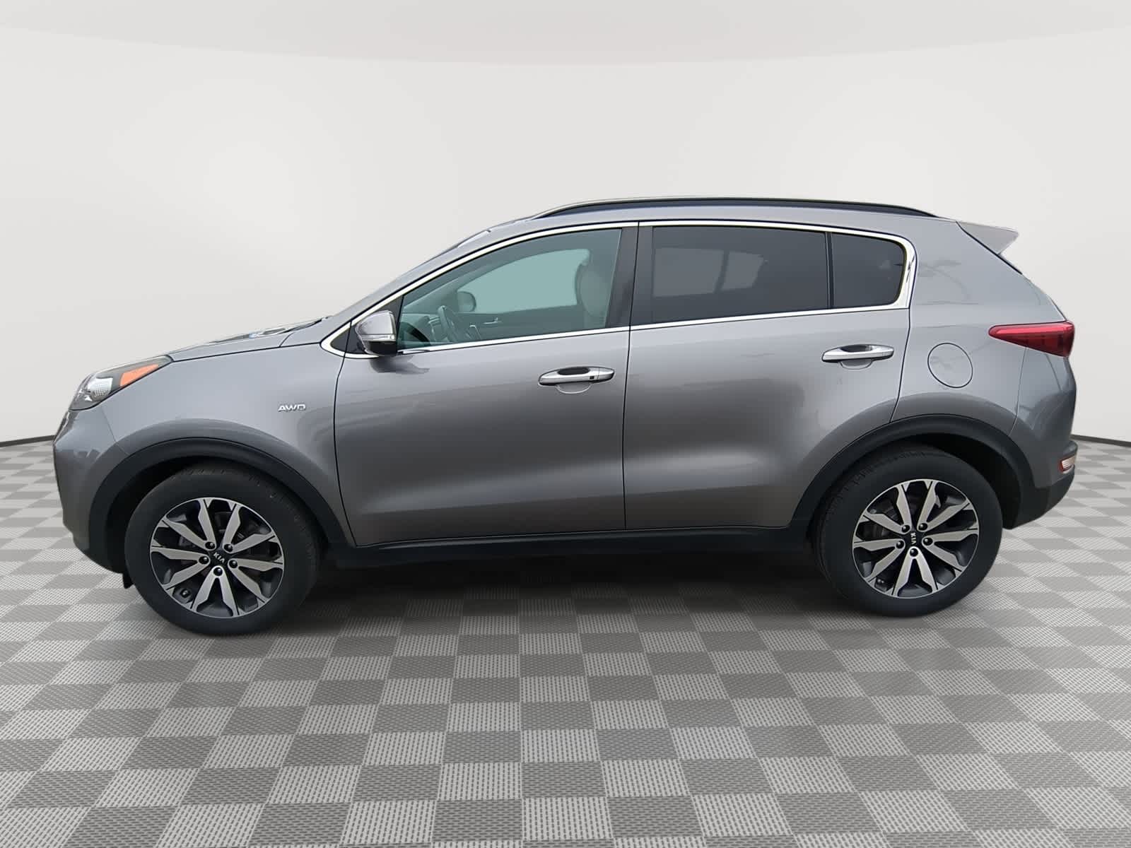 Thumbnail: 2019 Kia Sportage - 5