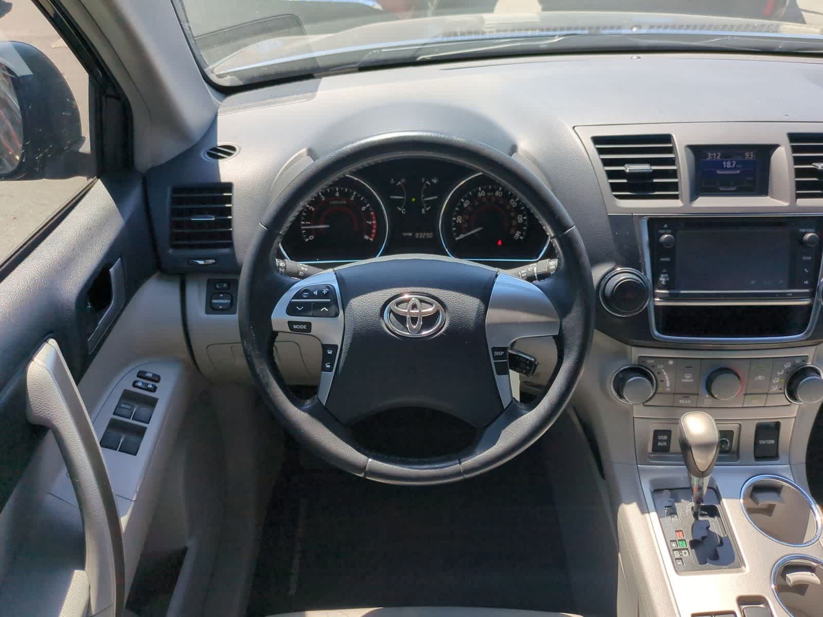 Thumbnail: 2013 Toyota Highlander - 24