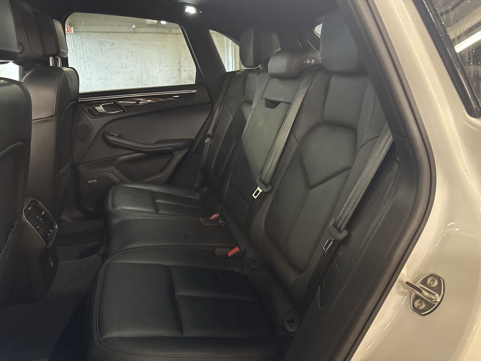 Thumbnail: 2017 Porsche Macan - 20