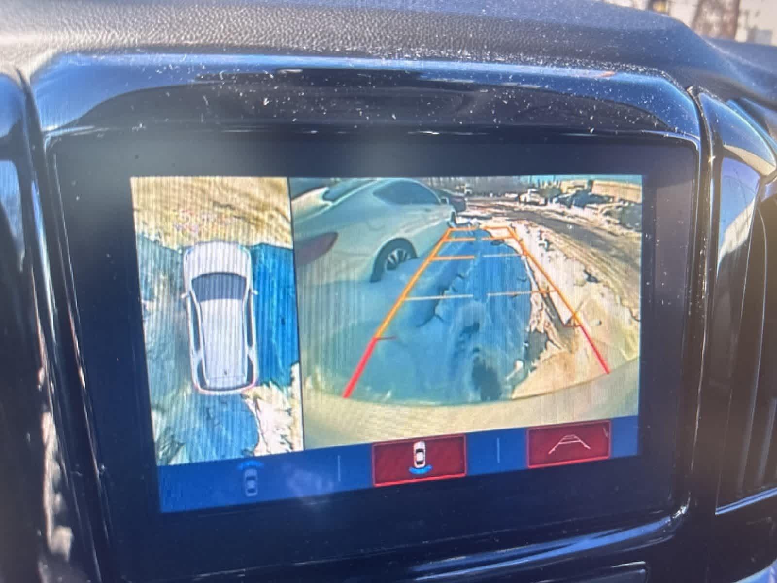 Thumbnail: 2019 Chevrolet Traverse - 19