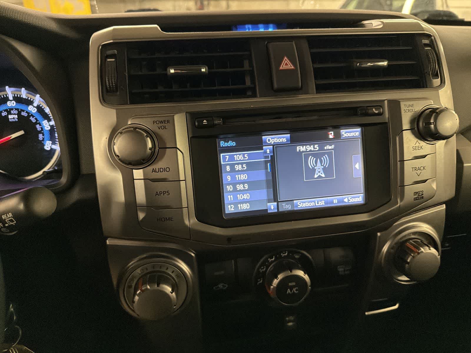 Thumbnail: 2015 Toyota 4Runner - 27