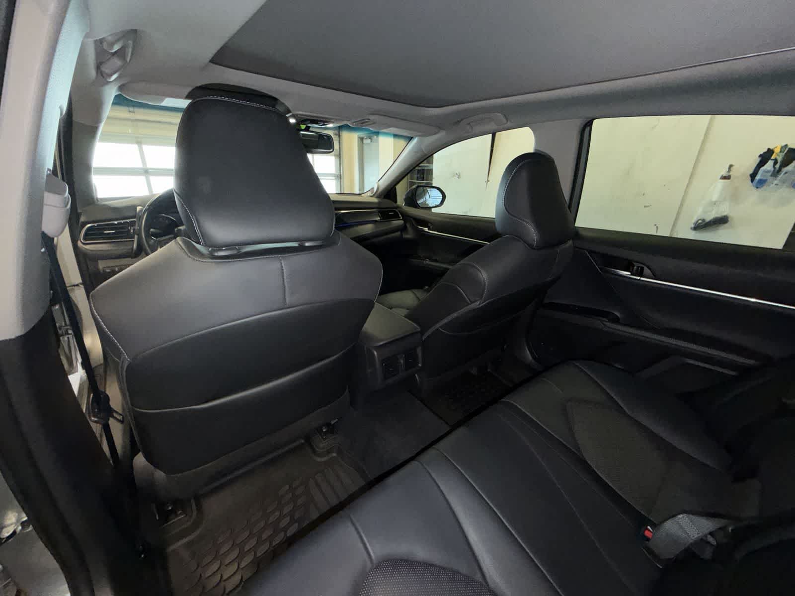 2020 Toyota Camry XSE - Photo 18