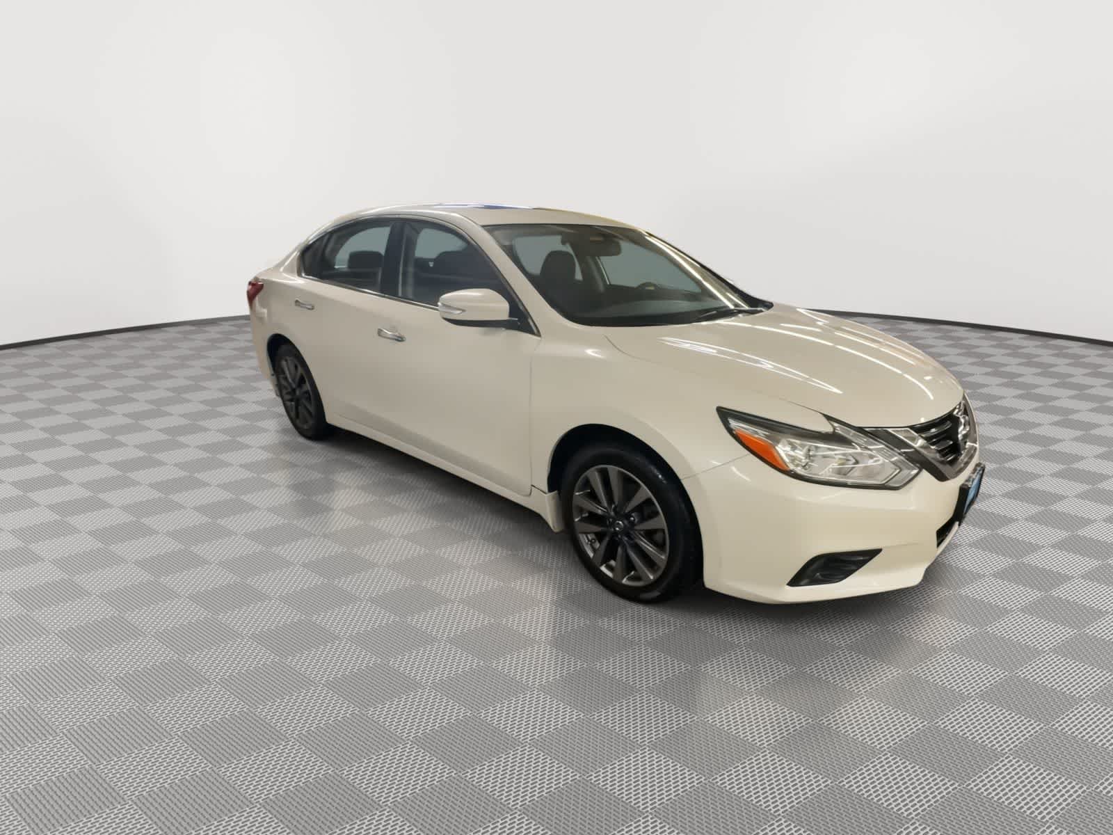 Thumbnail: 2017 Nissan Altima - 2