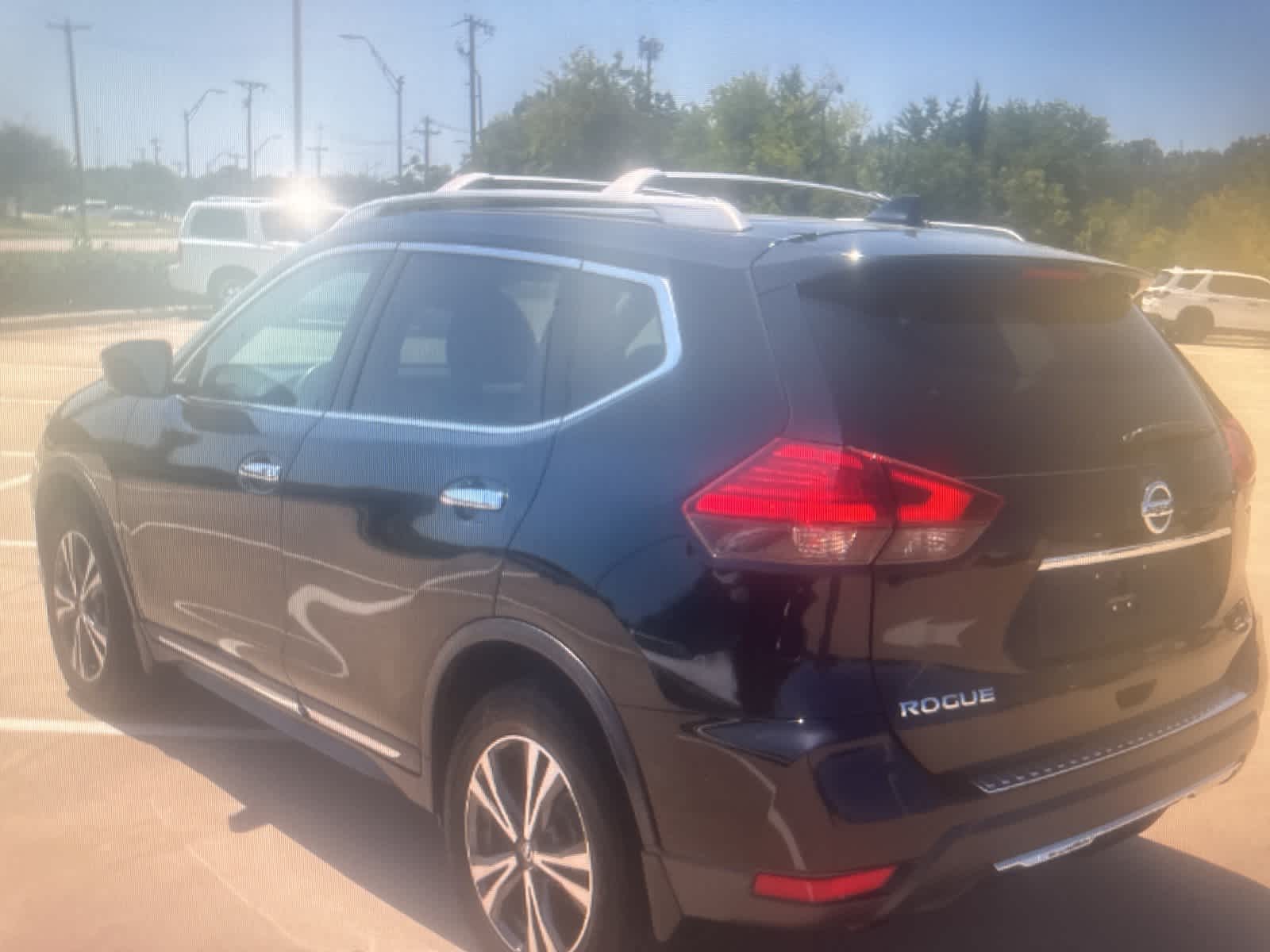 Thumbnail: 2017 Nissan Rogue - 3