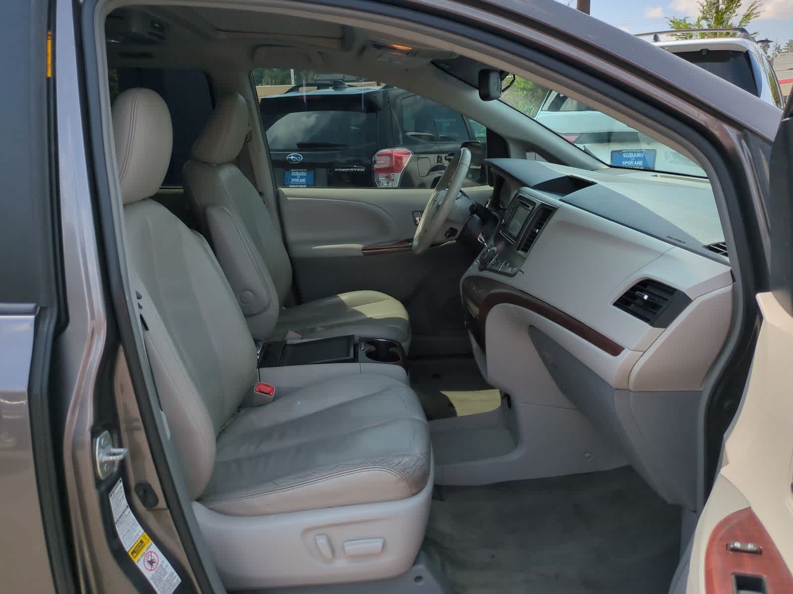 Thumbnail: 2013 Toyota Sienna - 23