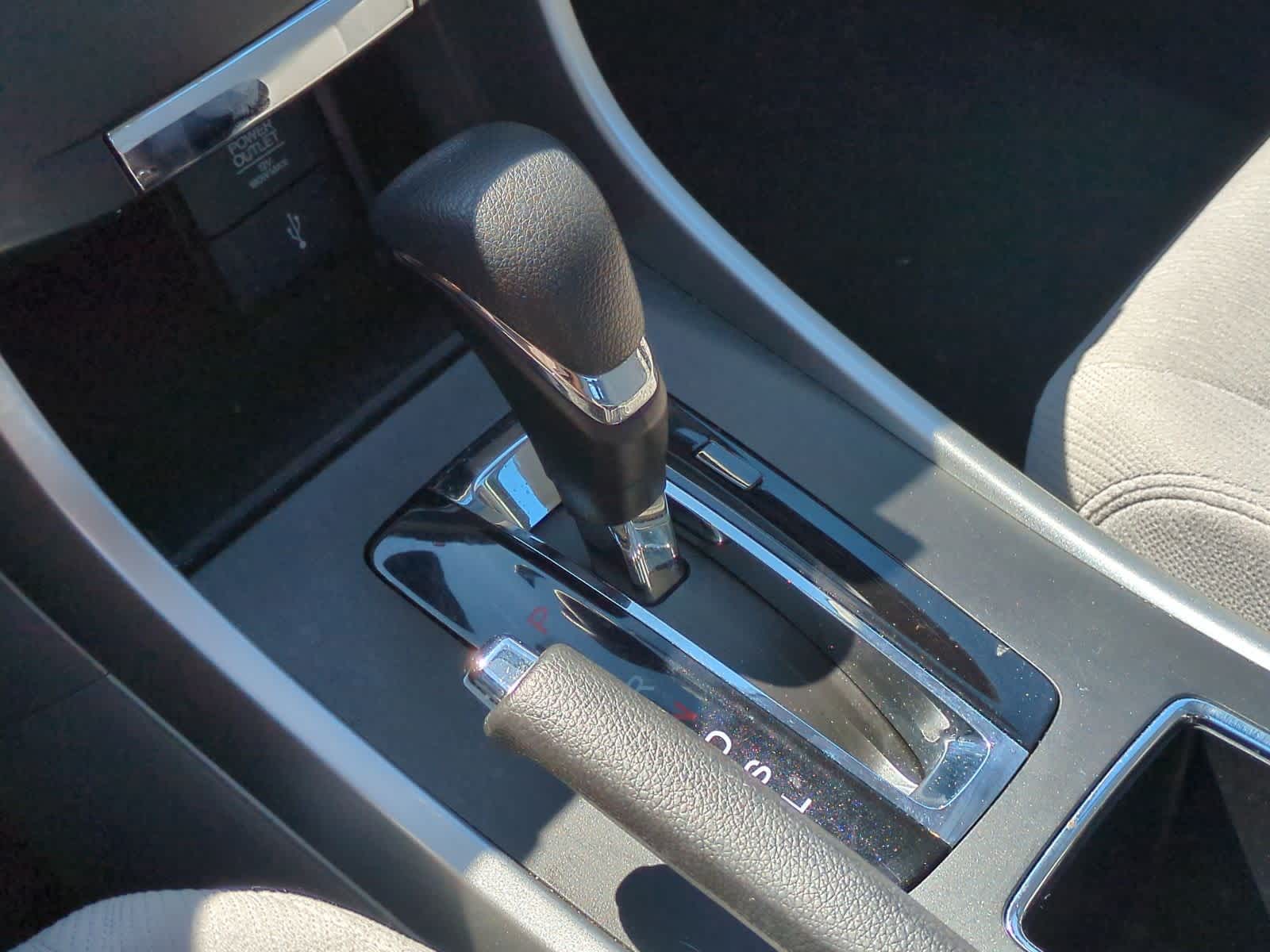 Thumbnail: 2015 Honda Accord - 31