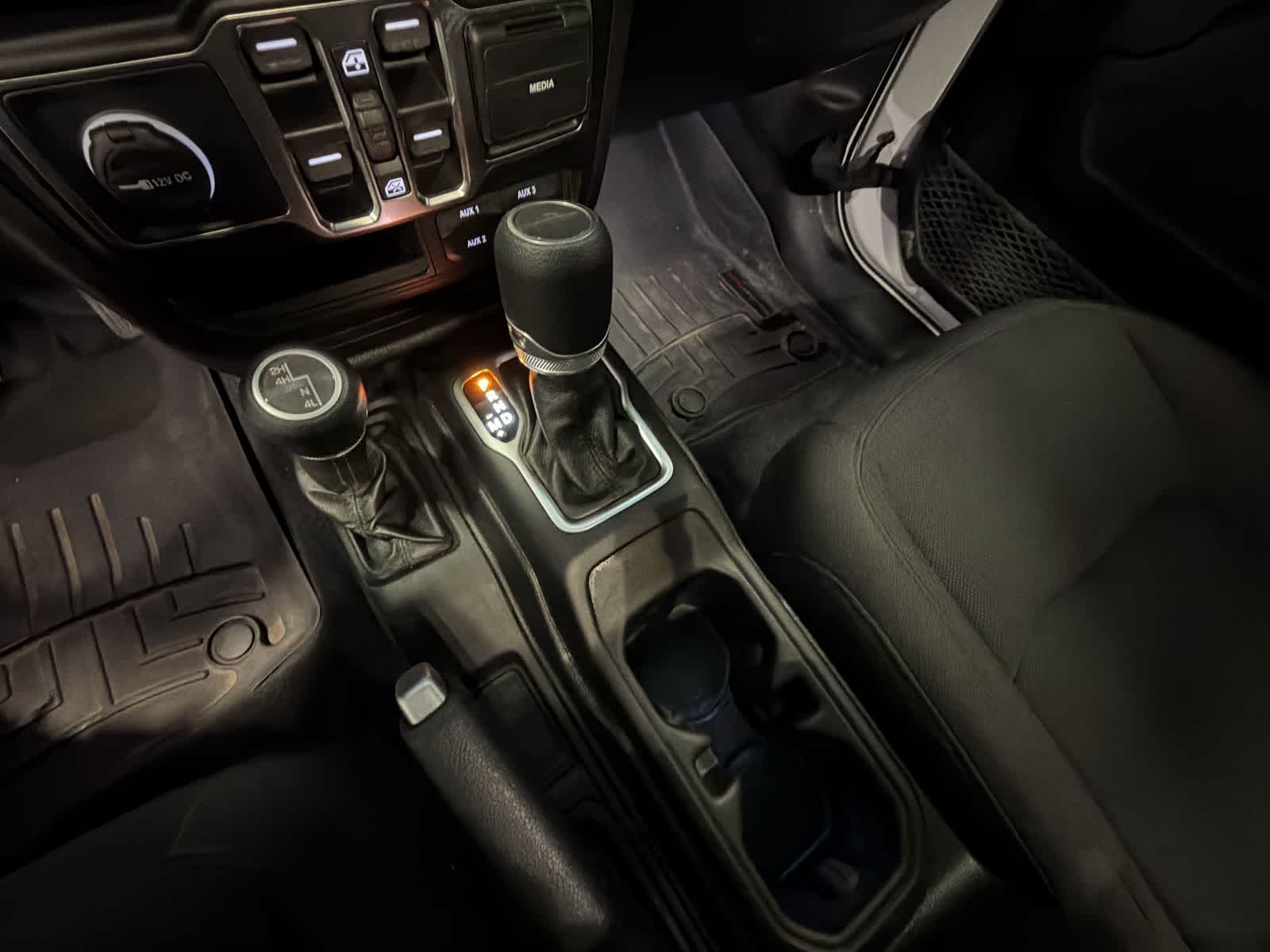 Thumbnail: 2020 Jeep Gladiator - 31