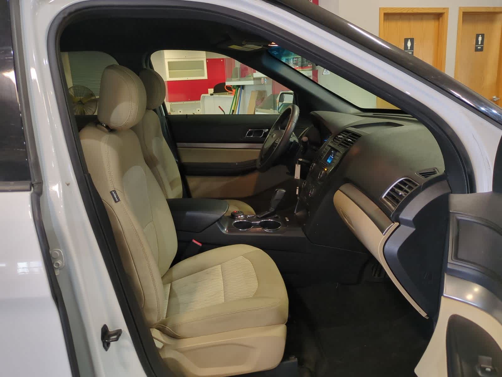 Thumbnail: 2017 Ford Explorer - 22