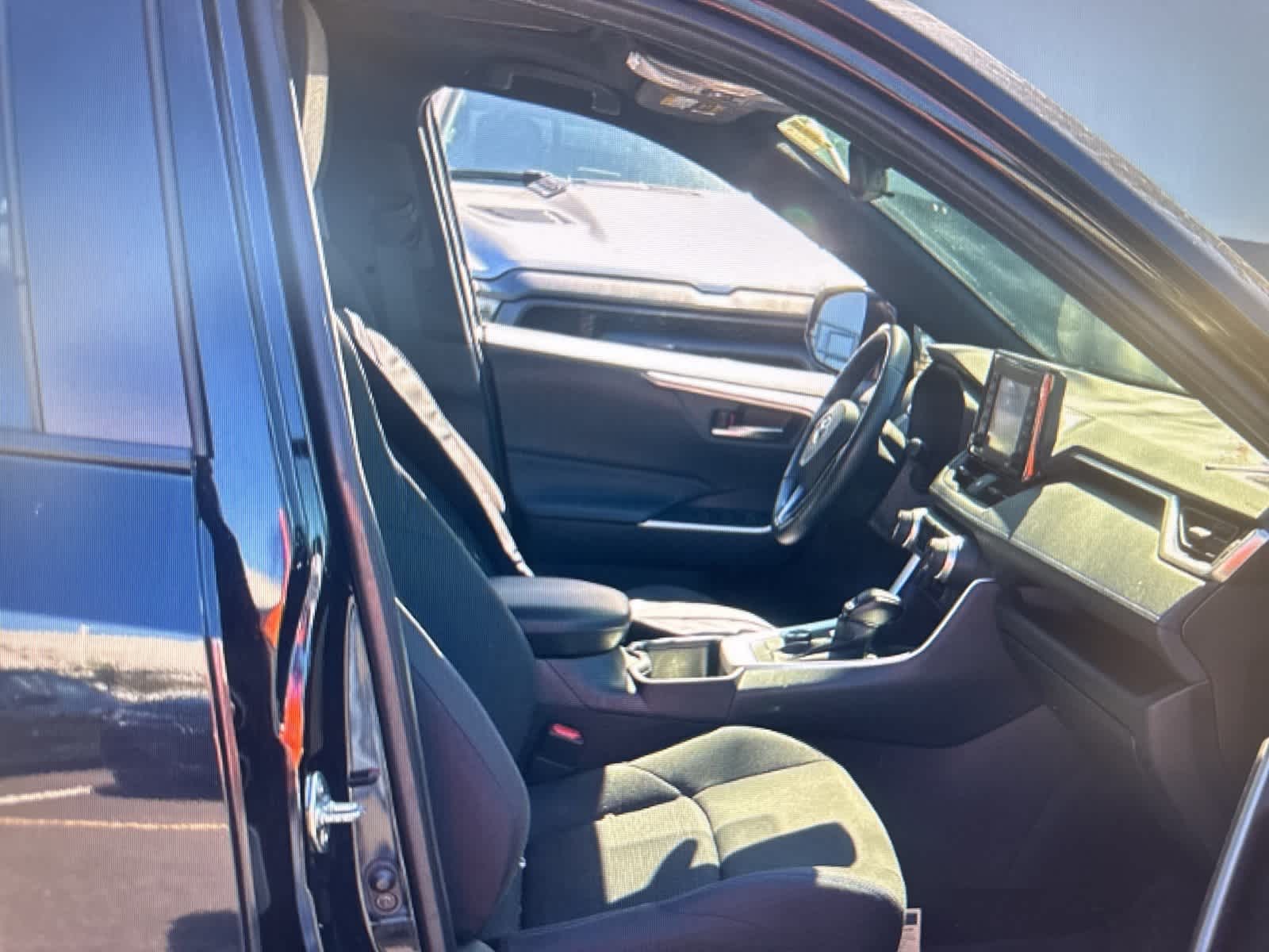 Thumbnail: 2022 Toyota RAV4 - 11