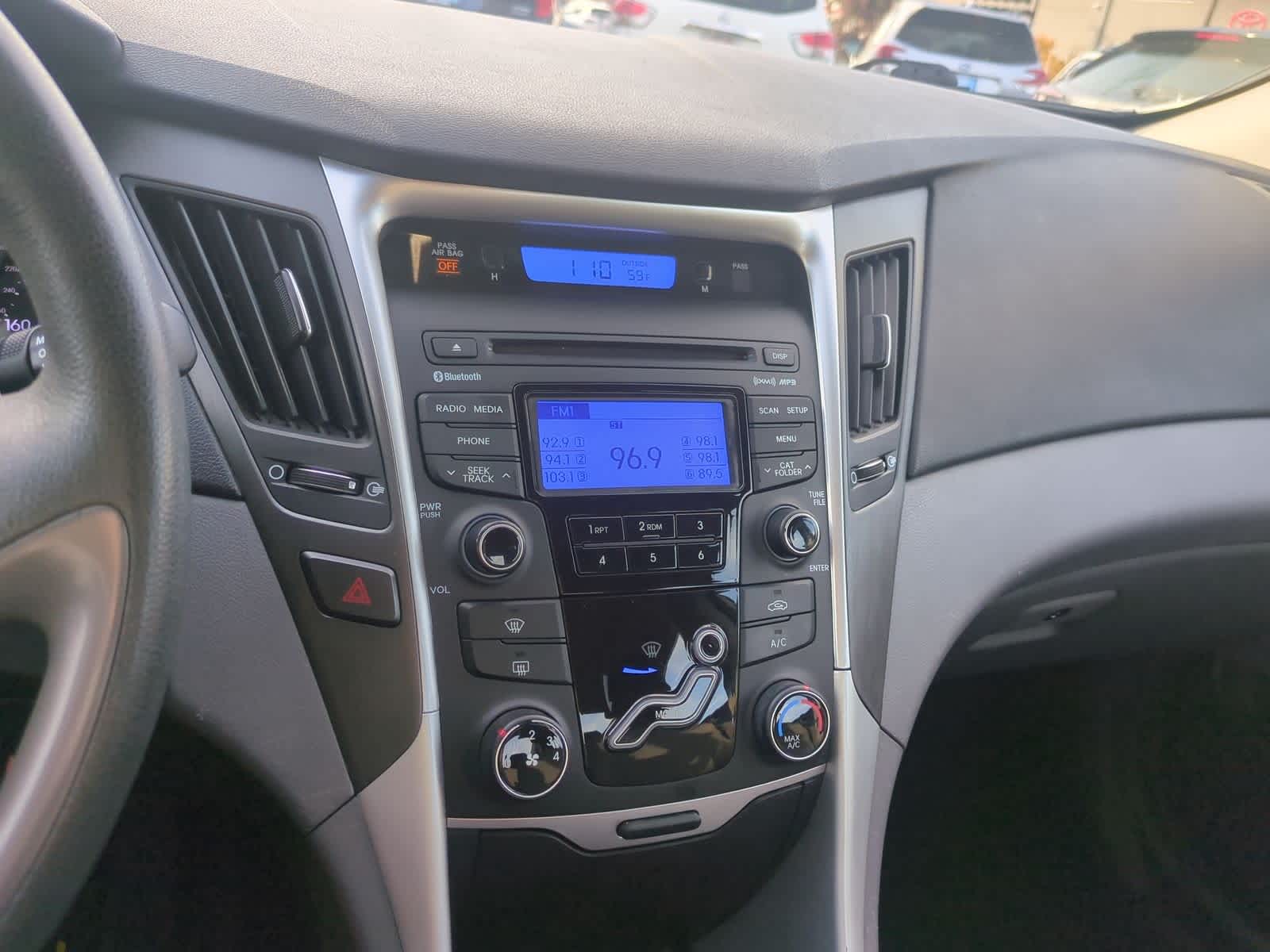 Thumbnail: 2013 Hyundai Sonata - 28