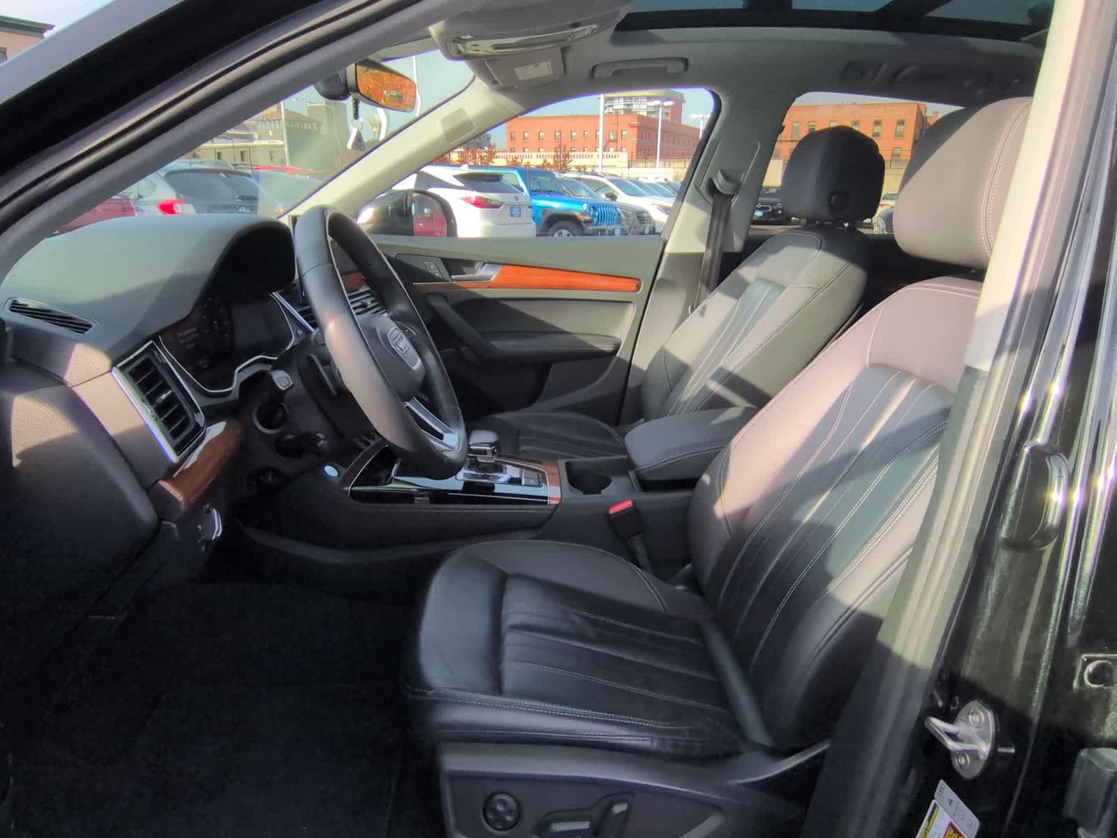 Thumbnail: 2023 Audi Q5 - 17