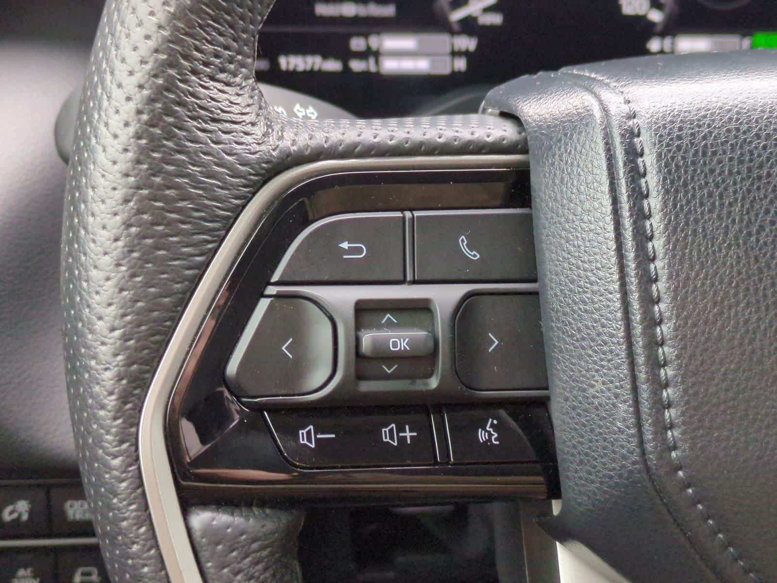 Thumbnail: 2023 Toyota Sequoia - 25