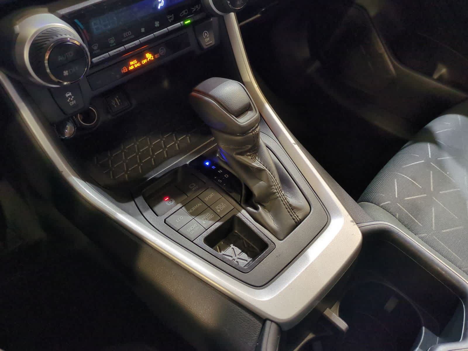 Thumbnail: 2024 Toyota RAV4 - 31