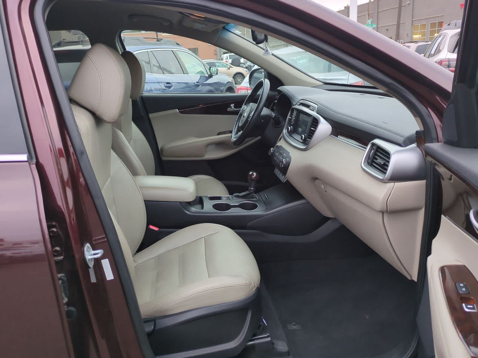 Thumbnail: 2017 Kia Sorento - 22