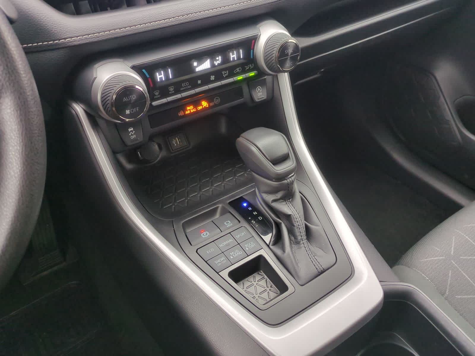 Thumbnail: 2024 Toyota RAV4 - 30