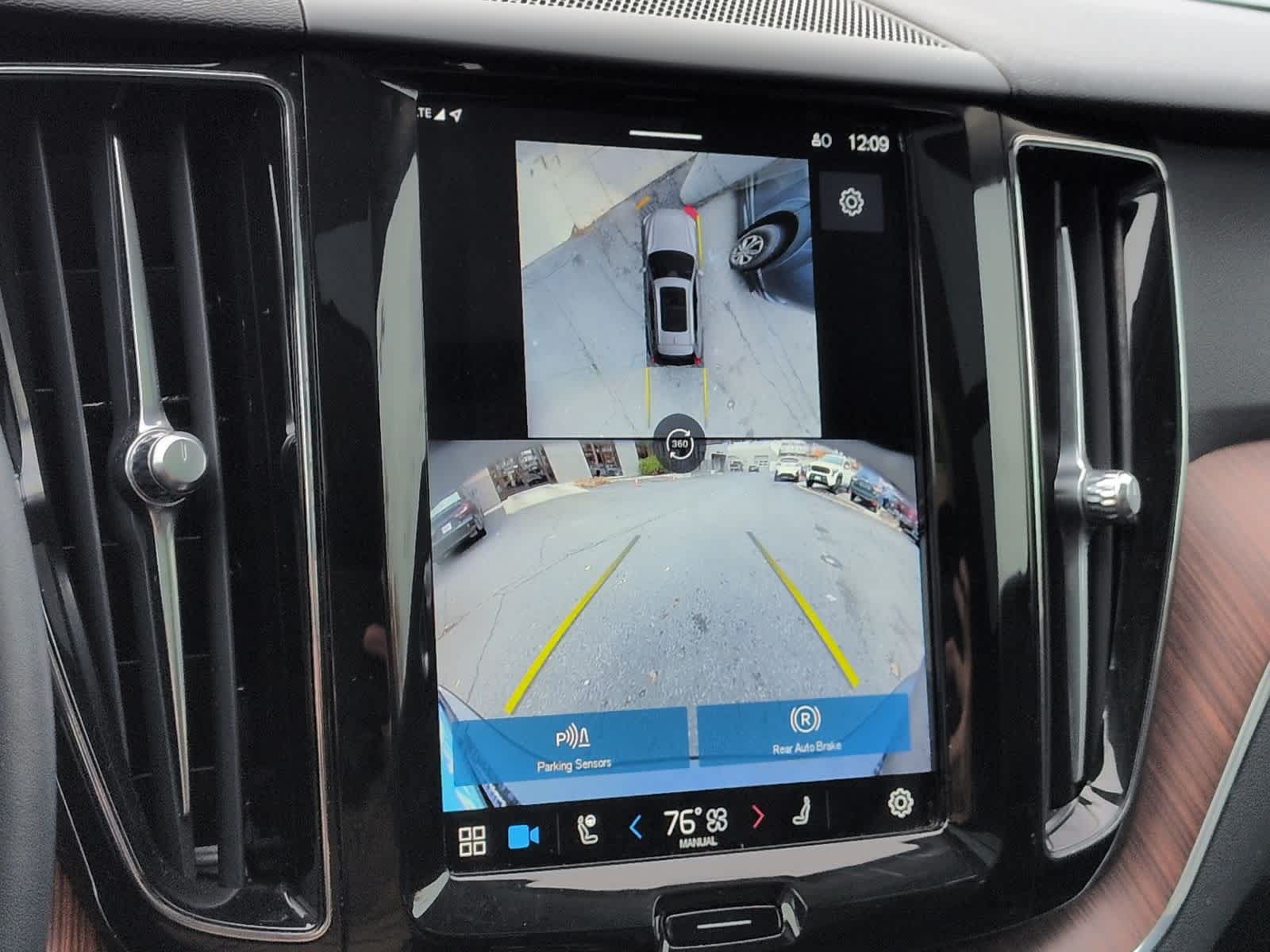 Thumbnail: 2024 Volvo XC60 - 29