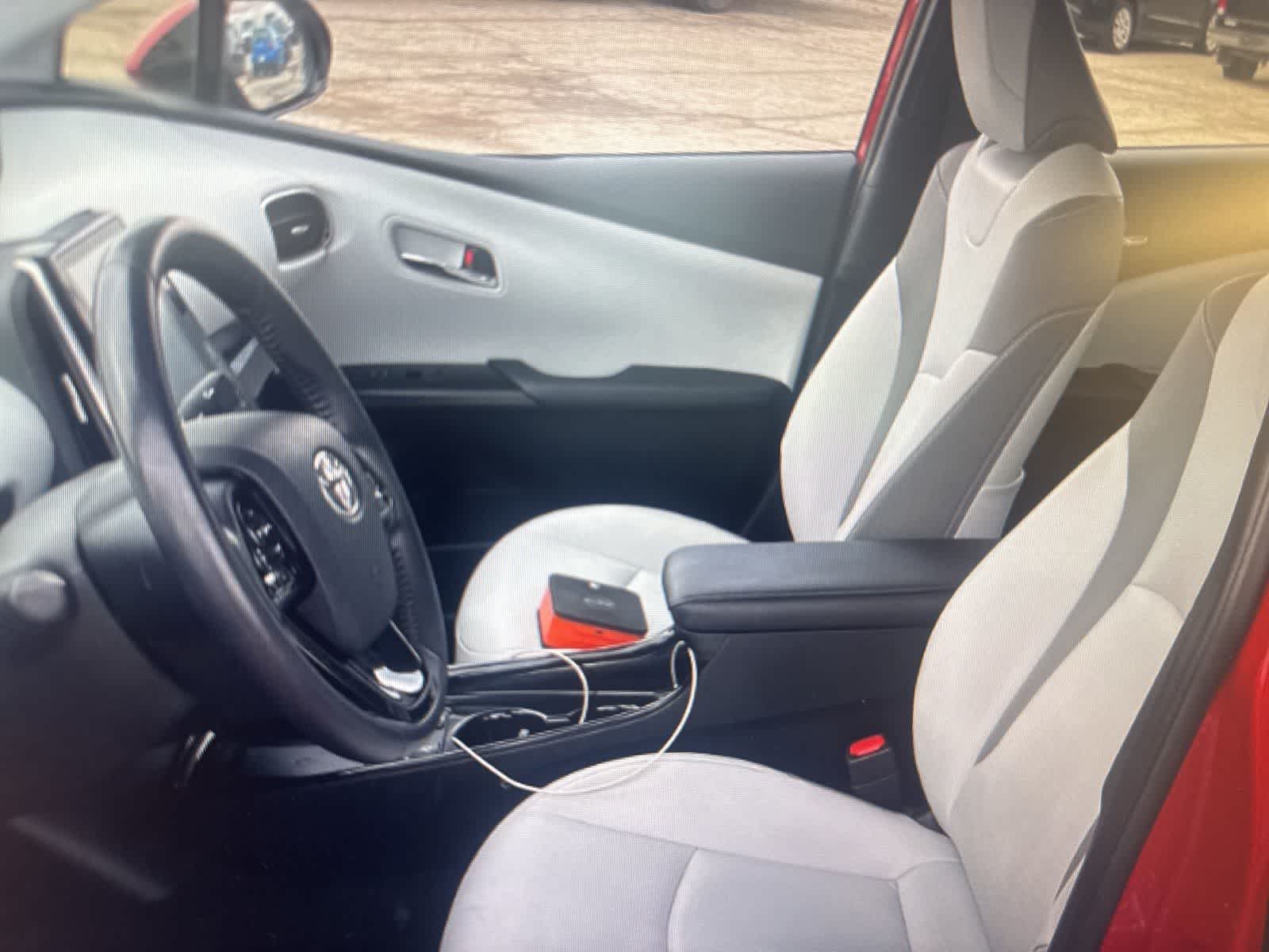 Thumbnail: 2020 Toyota Prius Prime - 11