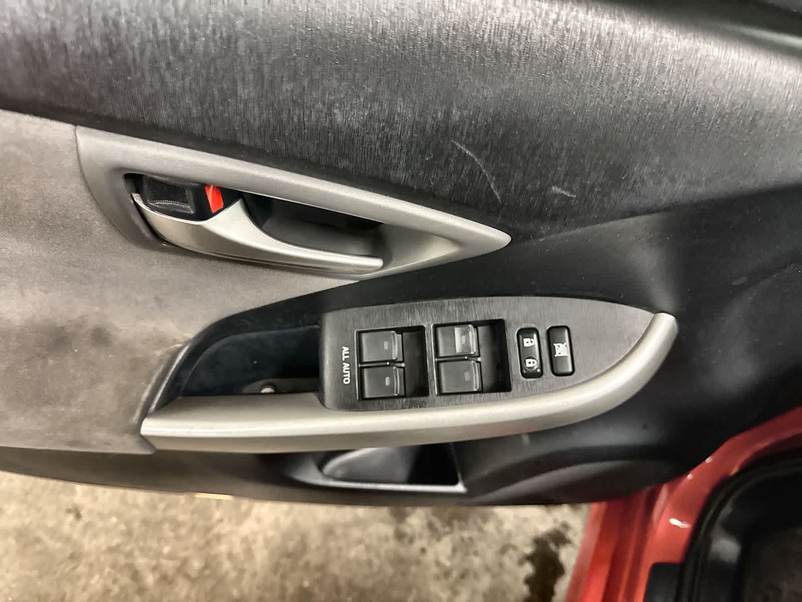 Thumbnail: 2014 Toyota Prius - 18