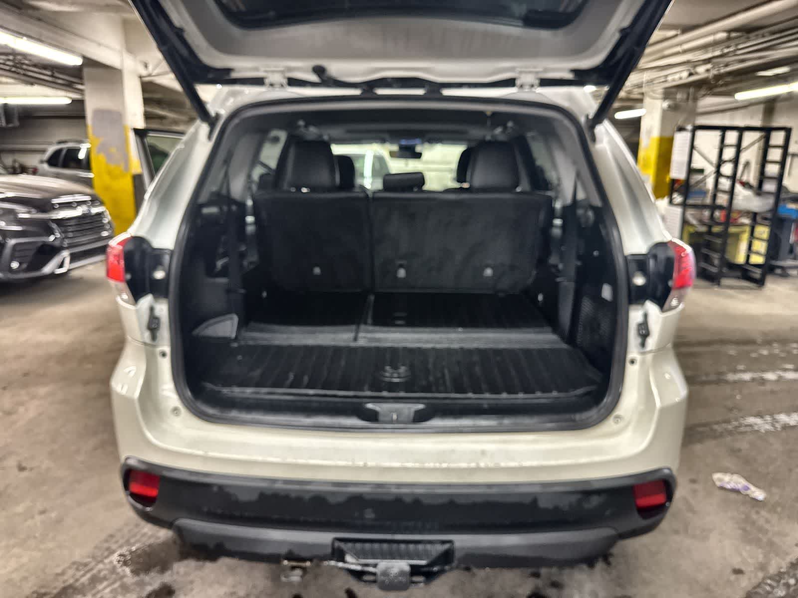 Thumbnail: 2019 Toyota Highlander - 33