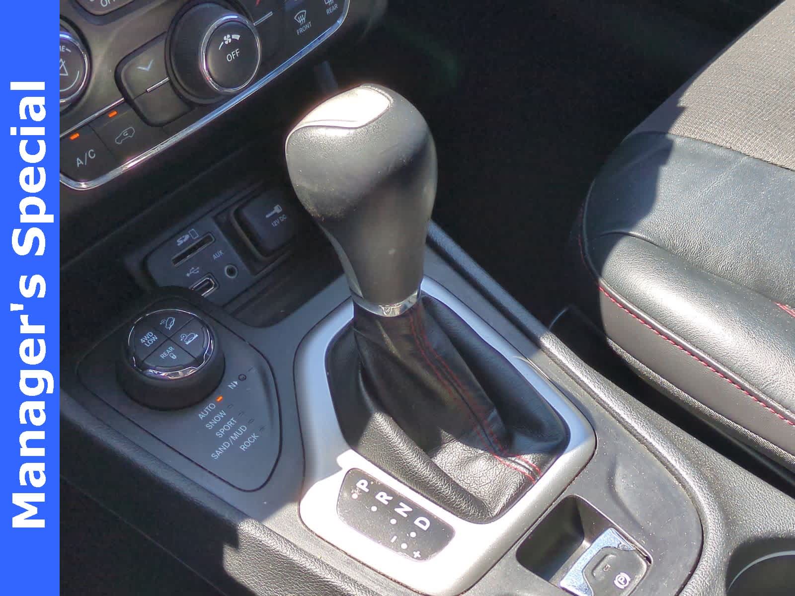 Thumbnail: 2016 Jeep Cherokee - 32