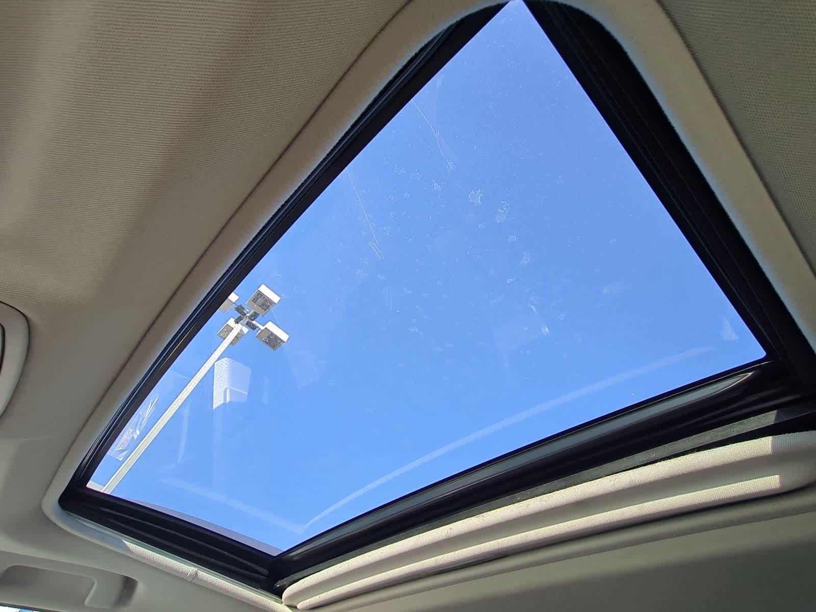 Thumbnail: 2018 Toyota RAV4 - 19