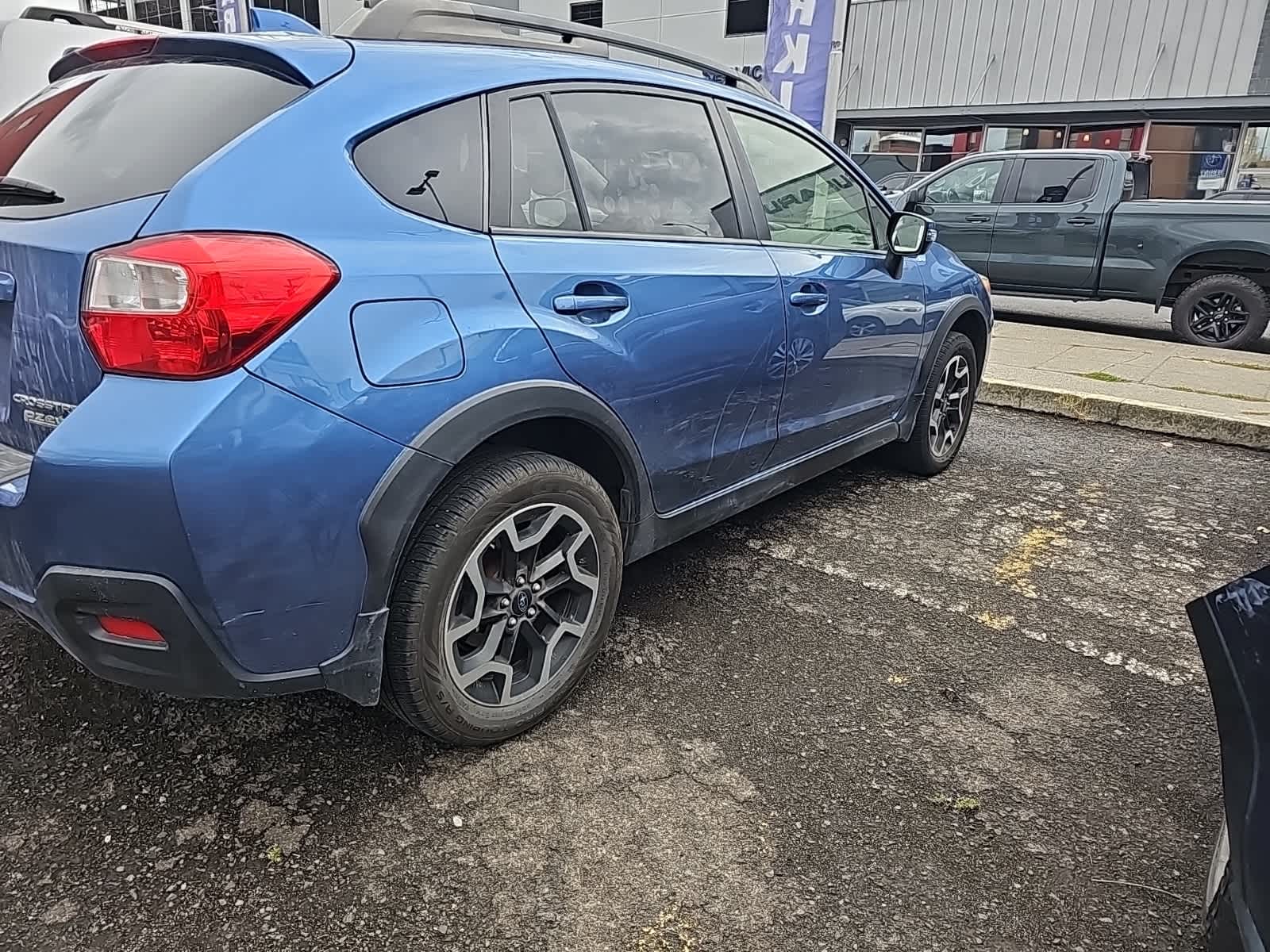 Thumbnail: 2017 Subaru Crosstrek - 4
