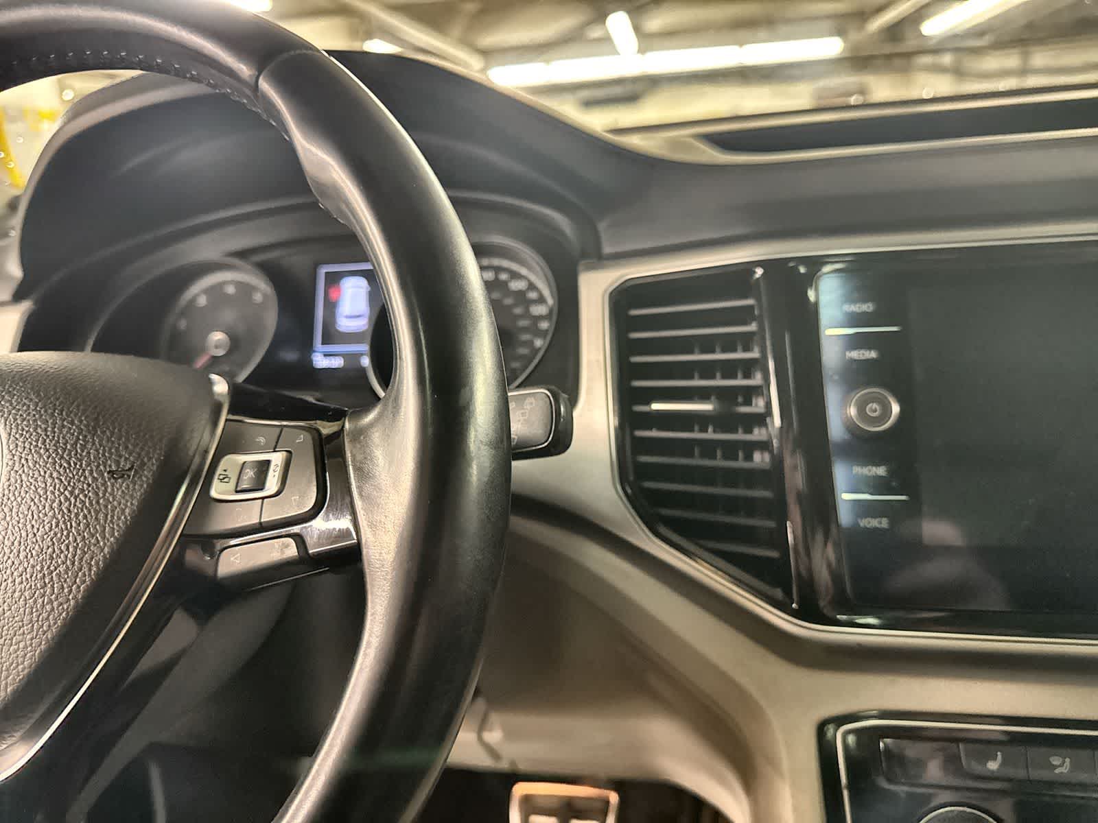 Thumbnail: 2018 Volkswagen Atlas - 27