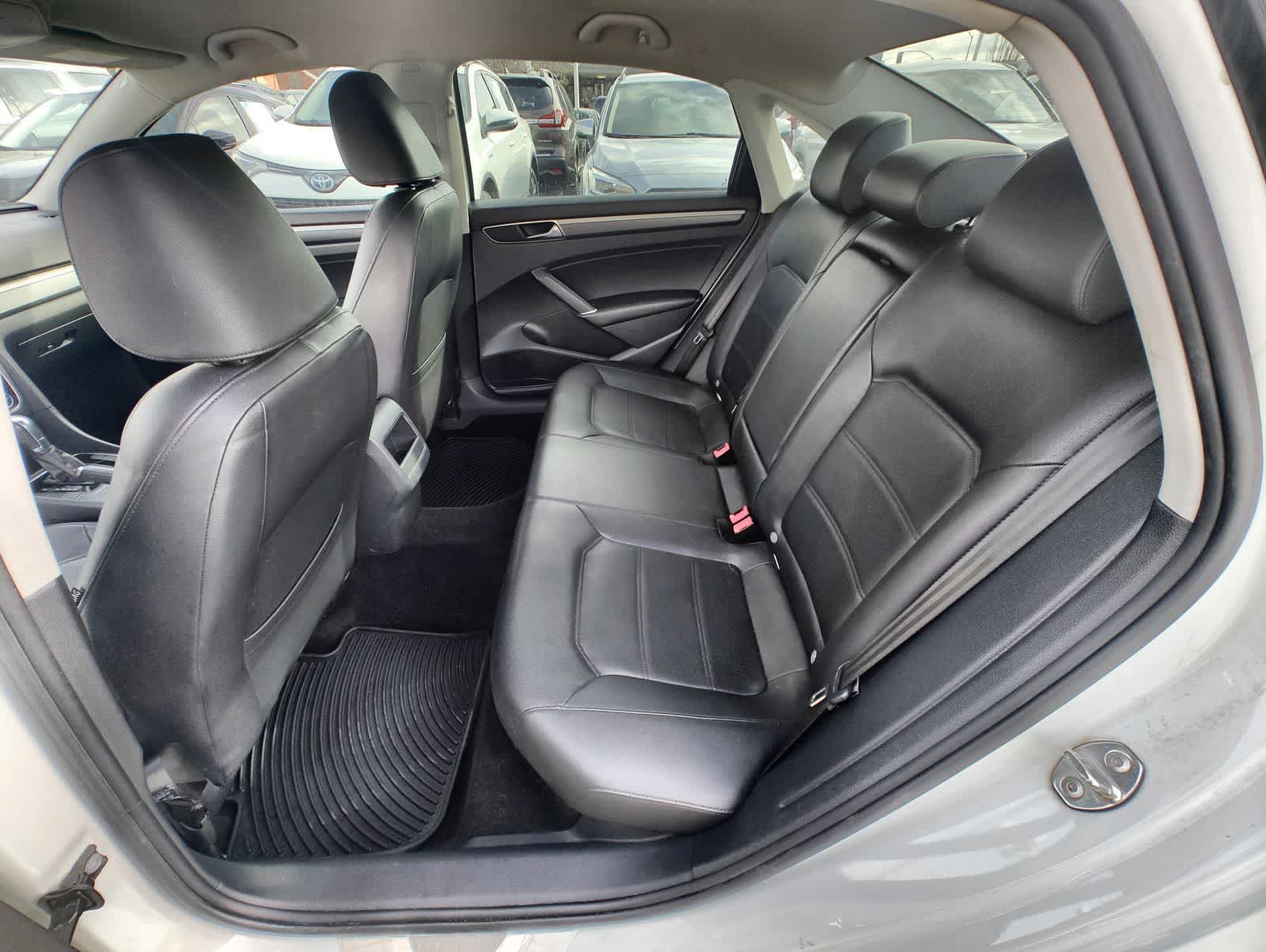 Thumbnail: 2018 Volkswagen Passat - 19