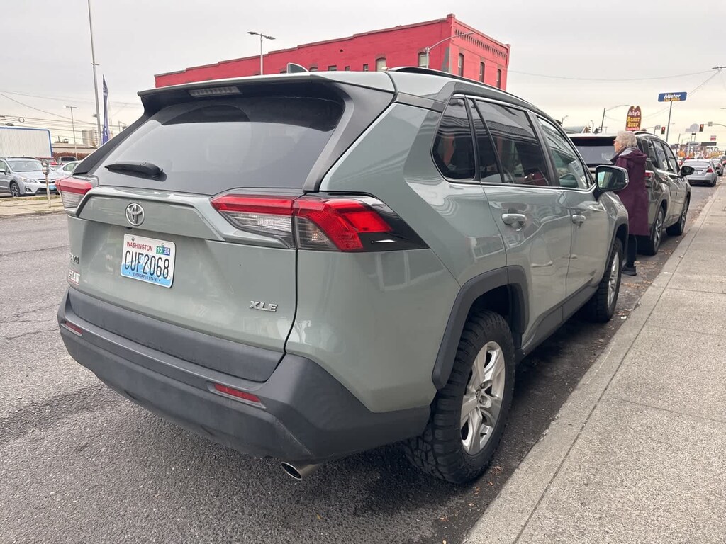 Used 2021 Toyota RAV4 XLE SUV