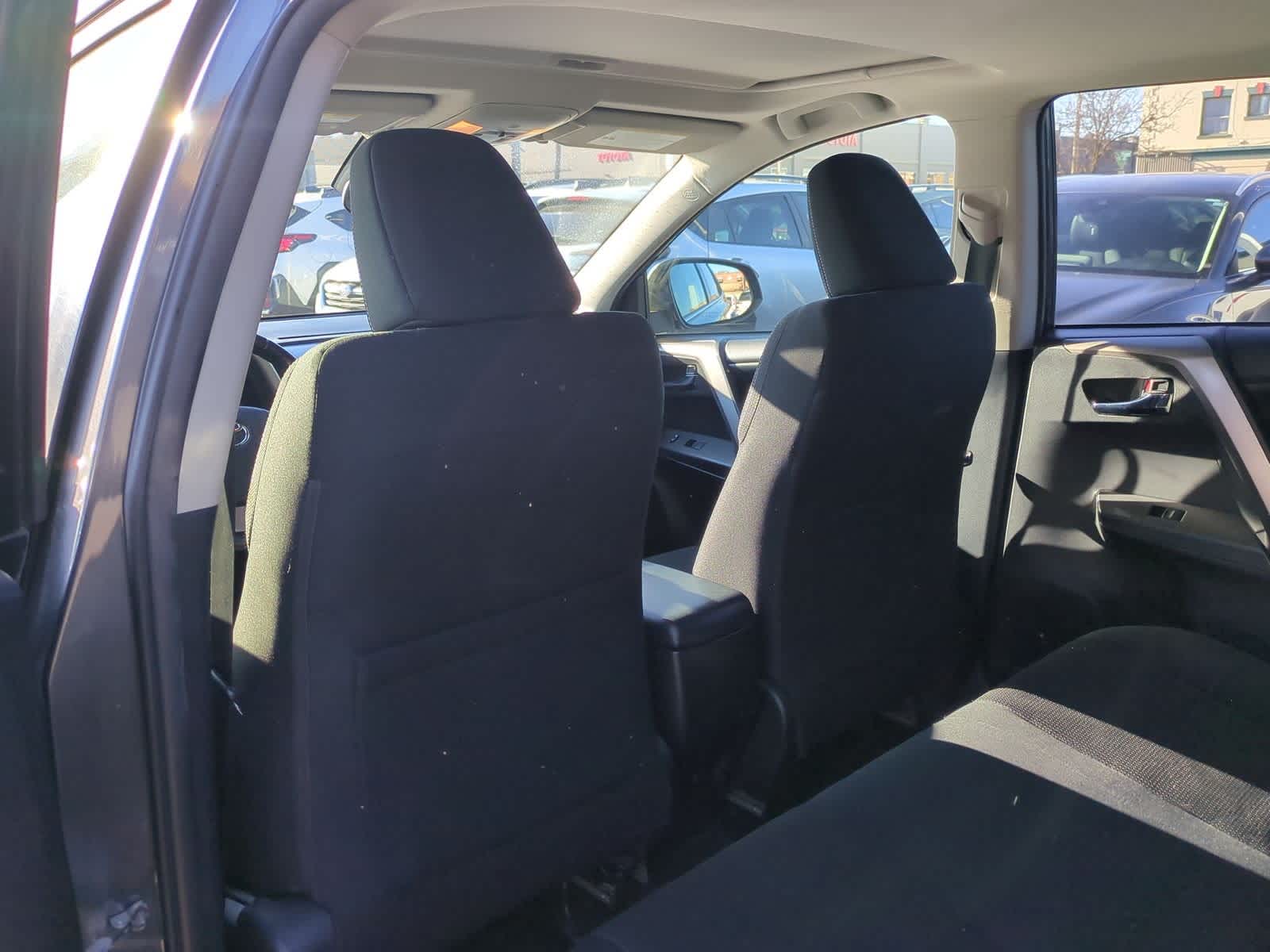 Thumbnail: 2018 Toyota RAV4 - 18