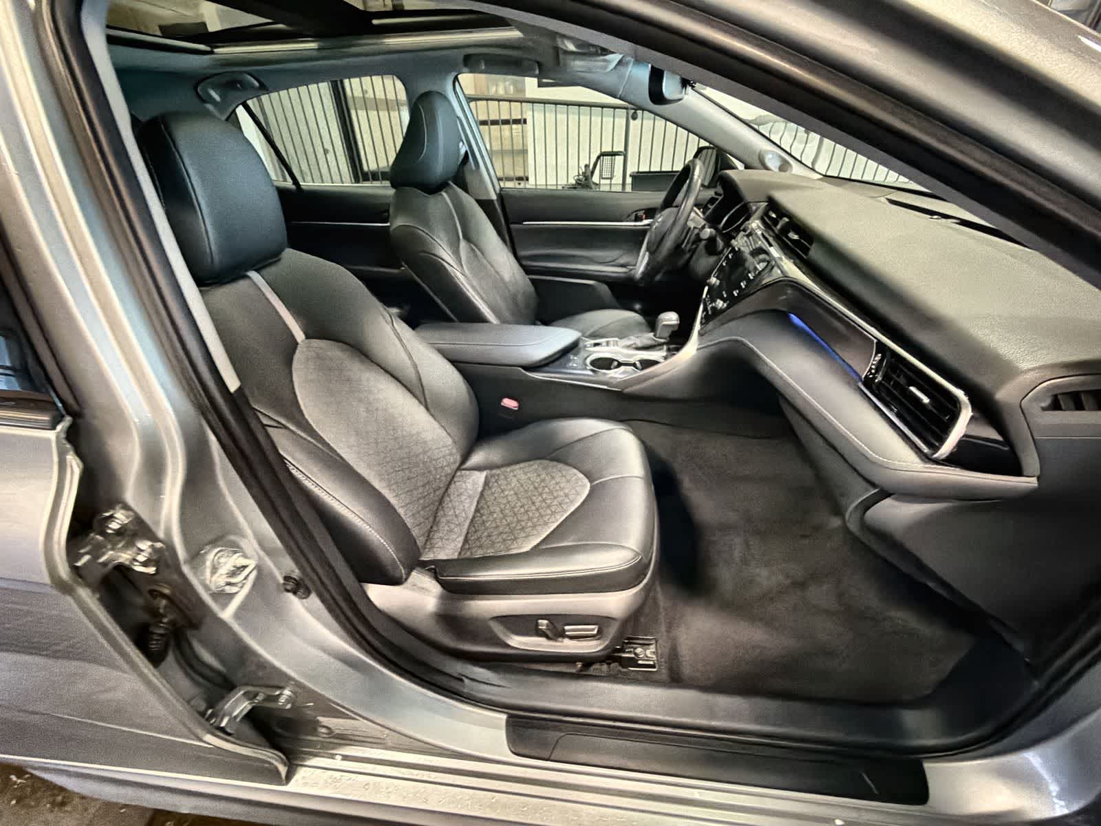 2020 Toyota Camry XSE - Photo 23
