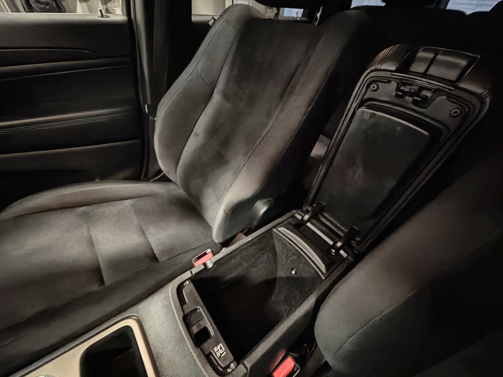Thumbnail: 2015 Jeep Grand Cherokee - 30