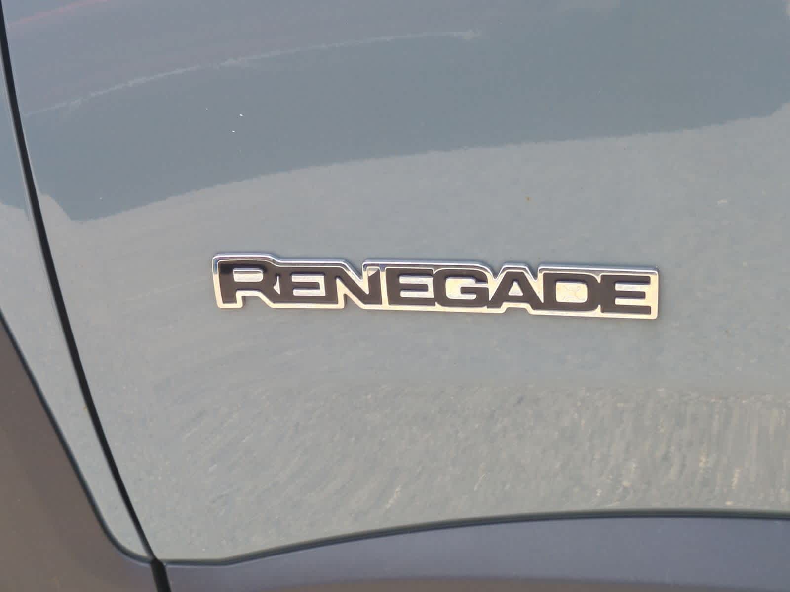 Thumbnail: 2016 Jeep Renegade - 13