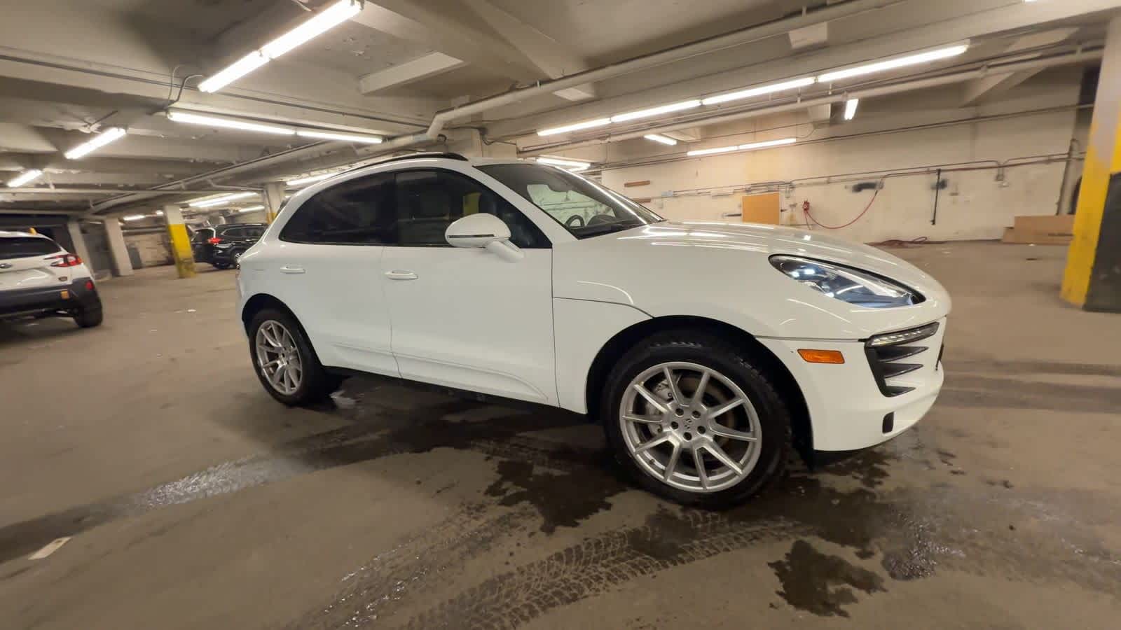 Thumbnail: 2017 Porsche Macan - 2