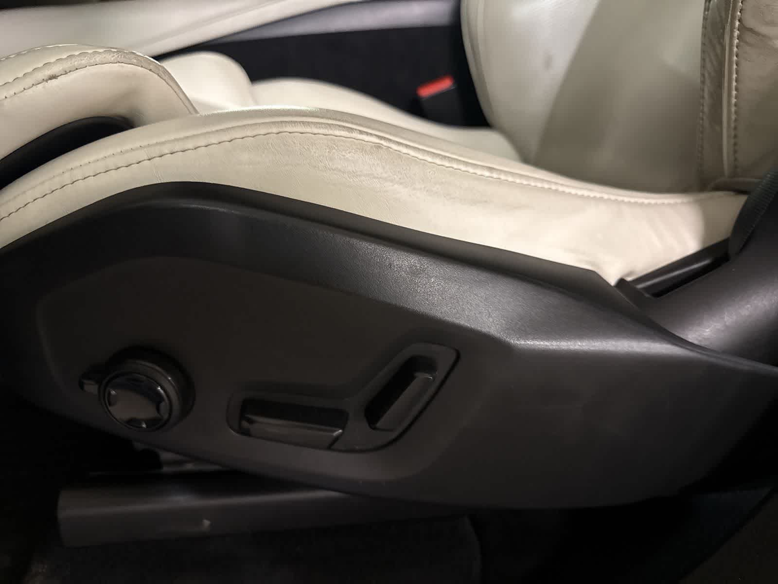 Thumbnail: 2020 Volvo XC90 - 16