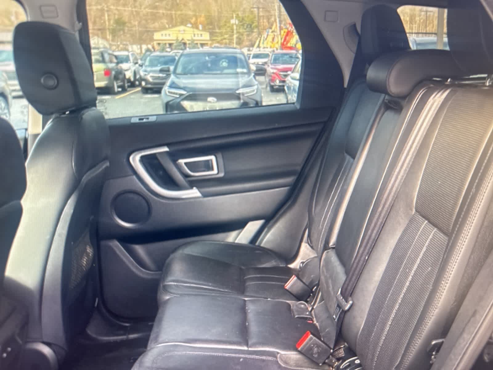 Thumbnail: 2017 Land Rover Discovery Sport - 13